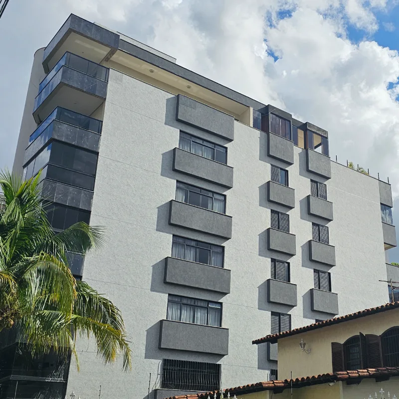 Fachada com textura pedras naturais Granitek Cristalatto aplicada